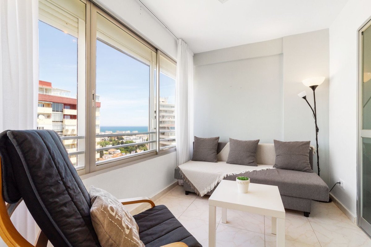 Anlageapartment mit touristischer Lizenz im 8. Stock mit Meerblick, Benalmádena, Spanien