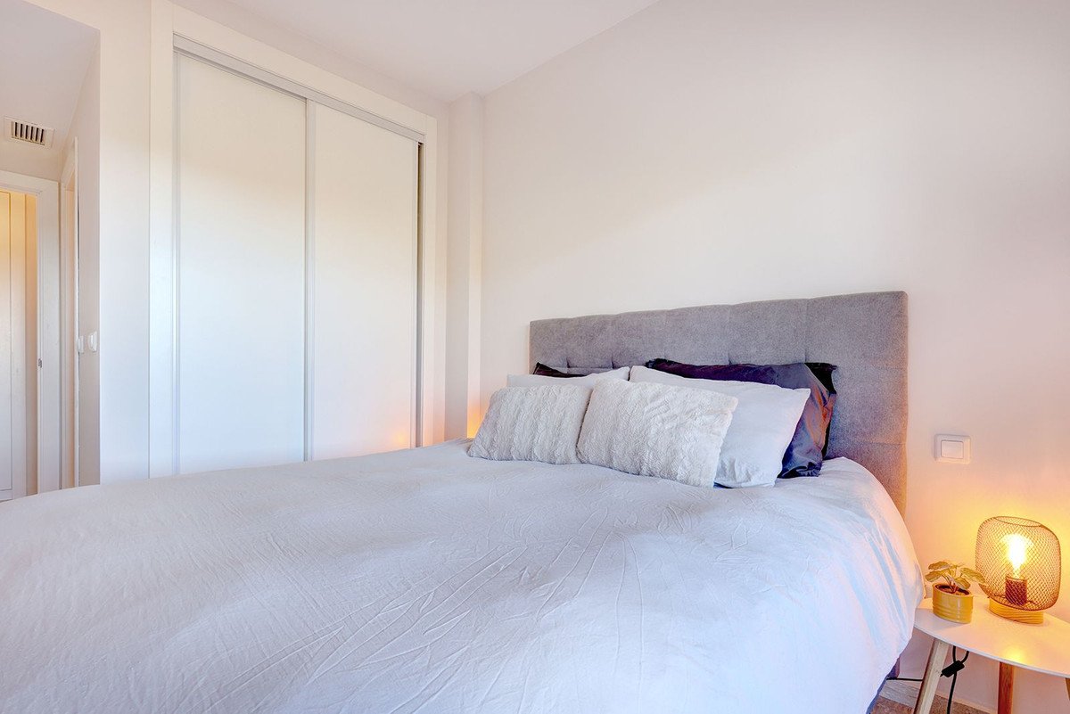 Anlageapartment mit touristischer Lizenz, Gartenterrasse und Garage, Mijas, Spanien
