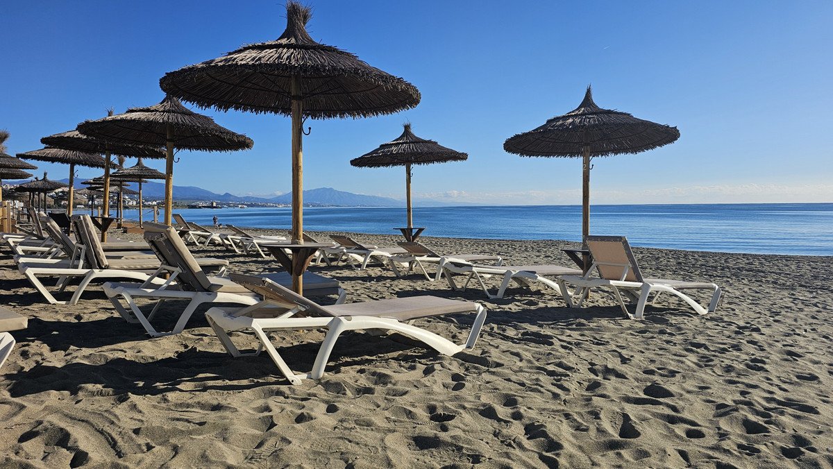 Renovierte Kapitalanlage-Wohnung mit touristischer Lizenz und Terrasse, 28 m², Manilva, Spanien