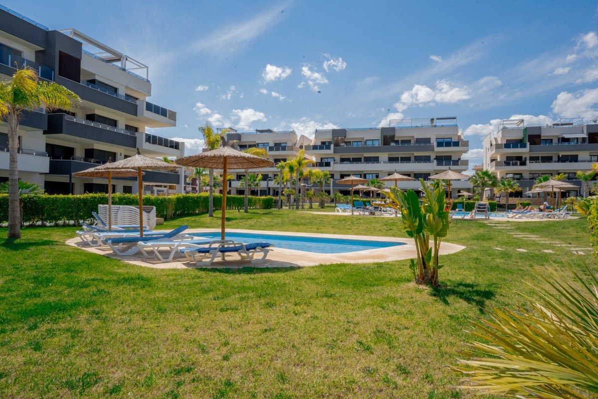 Modernes Apartment aus dem Jahr 2023 mit Meerblick, Fitnessraum und Garage, Orihuela Costa, Spanien