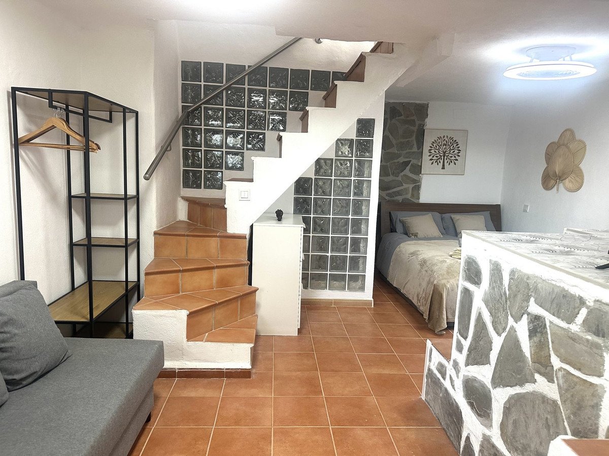 Anlageobjekt: Maisonette-Wohnung mit touristischer Lizenz, 100 m vom Strand entfernt und mit Meerblick, Mijas, Spanien