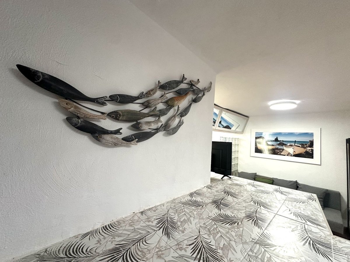 Anlageobjekt: Maisonette-Wohnung mit touristischer Lizenz, 100 m vom Strand entfernt und mit Meerblick, Mijas, Spanien