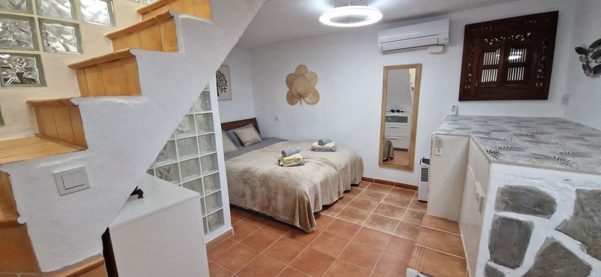 Anlageobjekt: Maisonette-Wohnung mit touristischer Lizenz, 100 m vom Strand entfernt und mit Meerblick, Mijas, Spanien