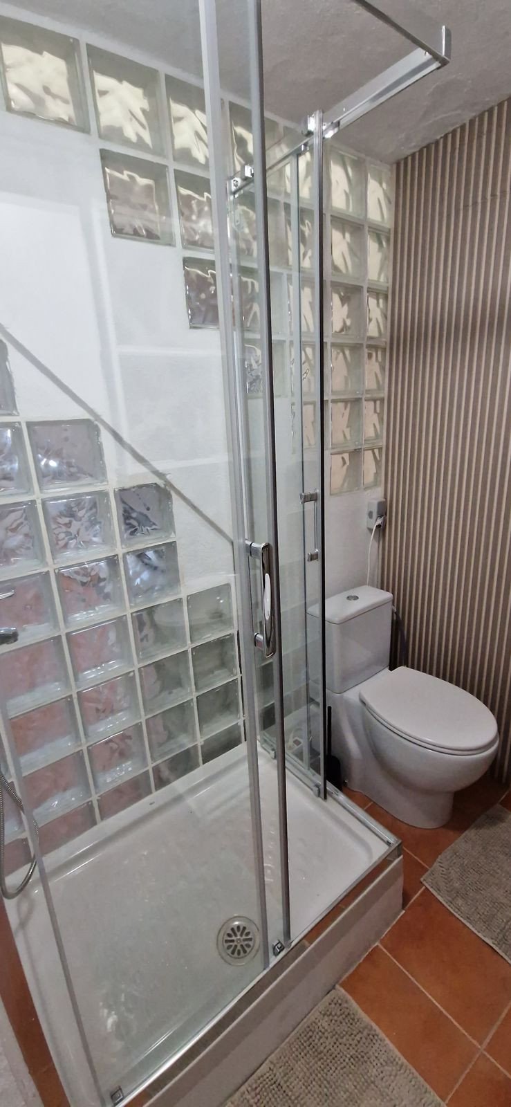 Anlageobjekt: Maisonette-Wohnung mit touristischer Lizenz, 100 m vom Strand entfernt und mit Meerblick, Mijas, Spanien