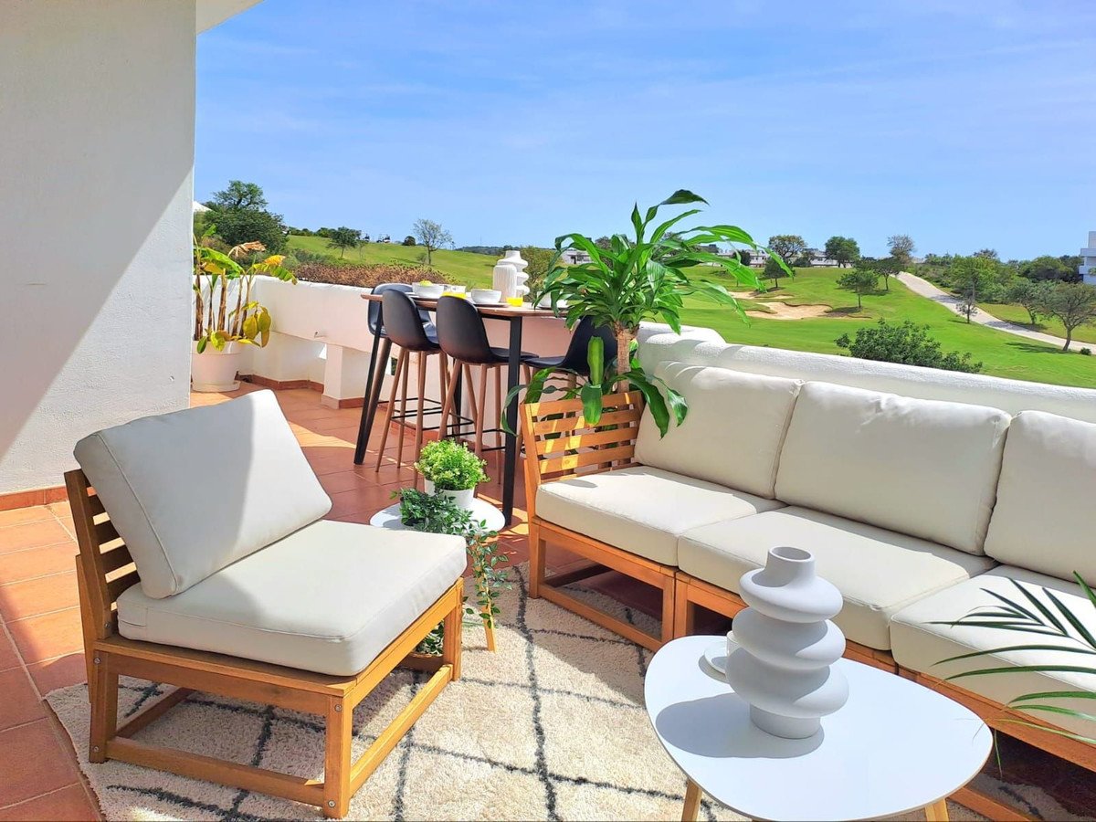Anlageapartment mit touristischer Lizenz in erster Reihe des Golfplatzes Valle Romano, Estepona, Spanien
