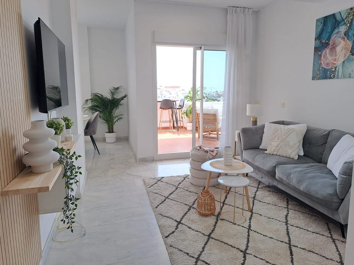 Anlageapartment mit touristischer Lizenz in erster Reihe des Golfplatzes Valle Romano, Estepona, Spanien