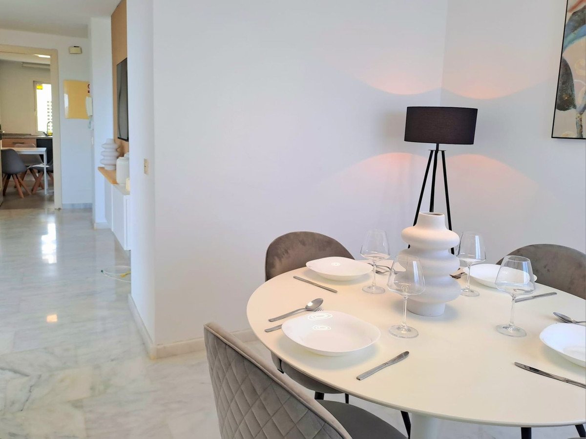 Anlageapartment mit touristischer Lizenz in erster Reihe des Golfplatzes Valle Romano, Estepona, Spanien