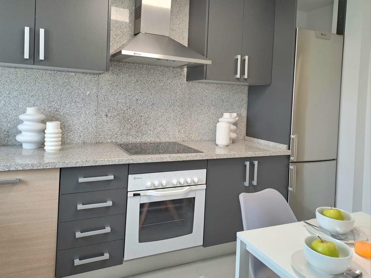 Anlageapartment mit touristischer Lizenz in erster Reihe des Golfplatzes Valle Romano, Estepona, Spanien