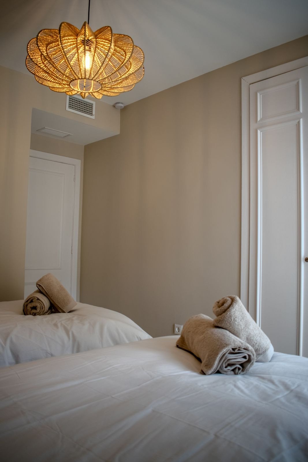 Renovierte Kapitalanlage-Wohnung mit touristischer Lizenz und zwei Terrassen am Golfplatz, Estepona, Spanien