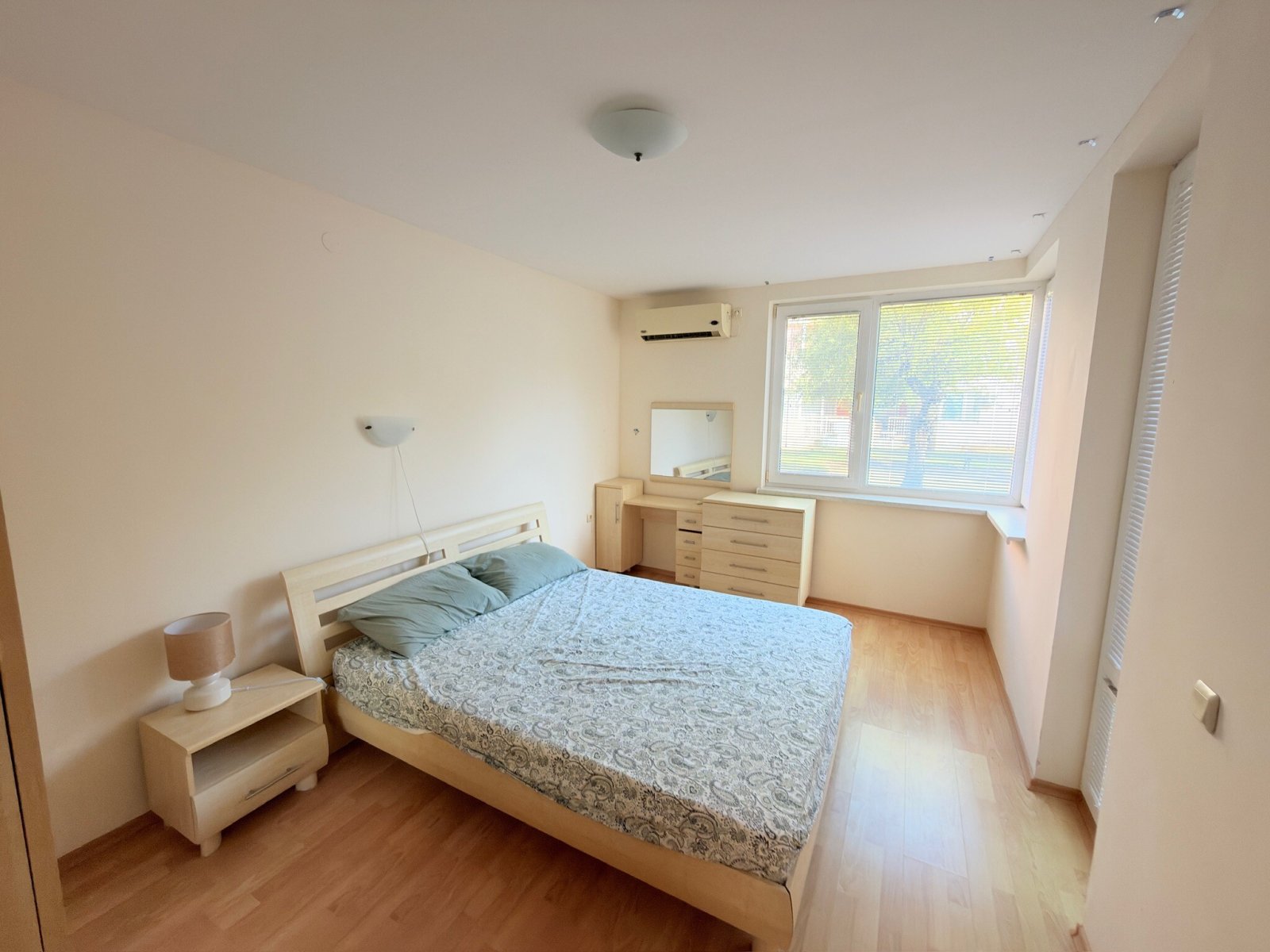Appartamento con tre stanze con vista sulla piscina nel complesso Nessebar Fort Club a Sunny Beach, Bulgaria
