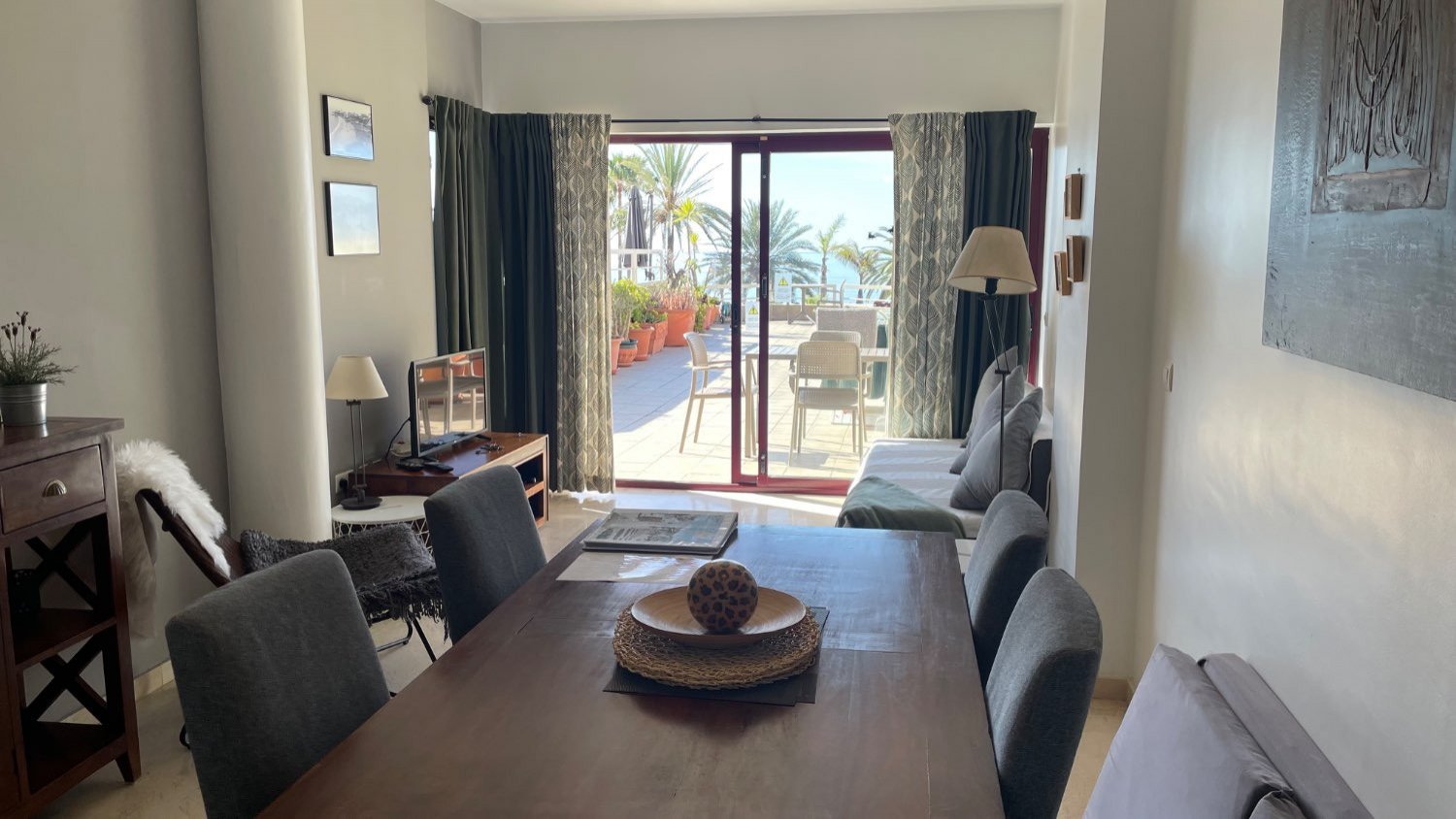 Apartment in erster Strandreihe am Strand von Burriana mit 100 m² Terrasse und Garage, Nerja, Spanien
