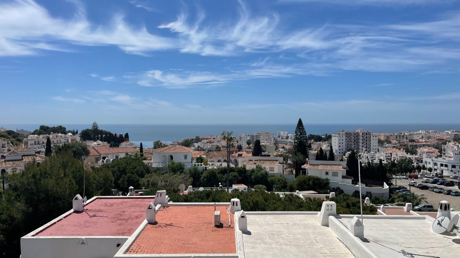 Stadthaus mit Dachterrasse und Meerblick in Paraíso Blanco, Nerja, Spanien