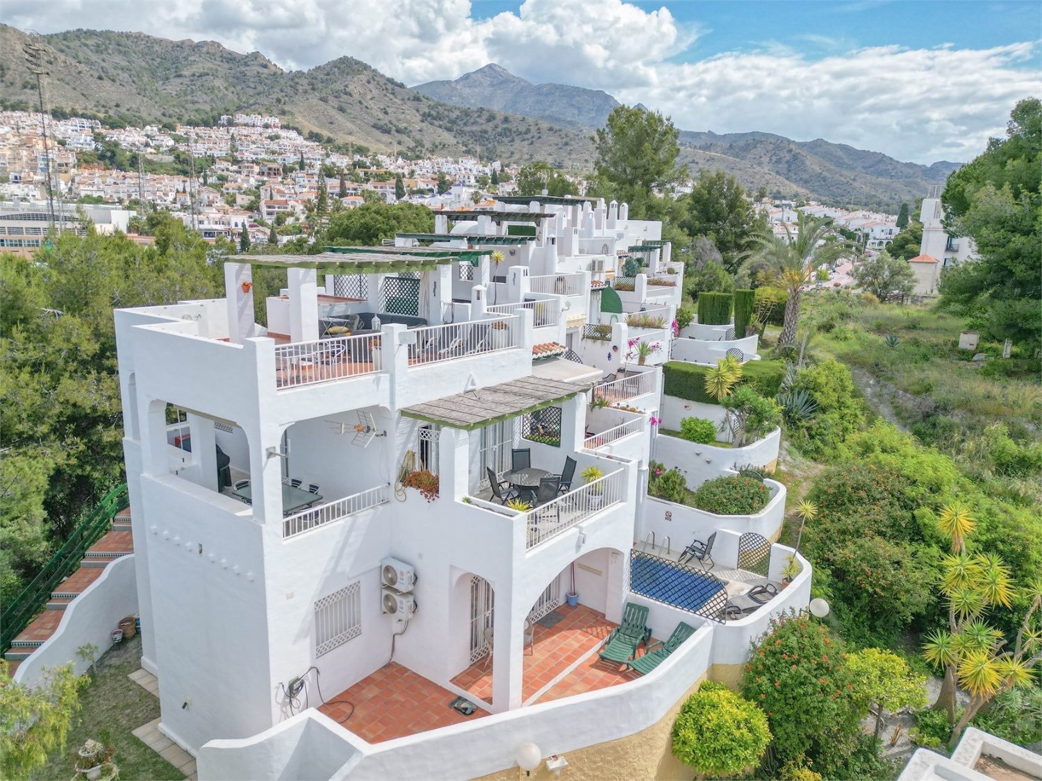 Stadthaus mit Dachterrasse und Meerblick in Paraíso Blanco, Nerja, Spanien
