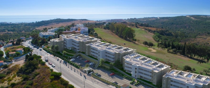 Bezugsfertige 2-Zimmer-Wohnung mit 27 m² Terrasse in der Nähe des Golfplatzes, Estepona, Spanien