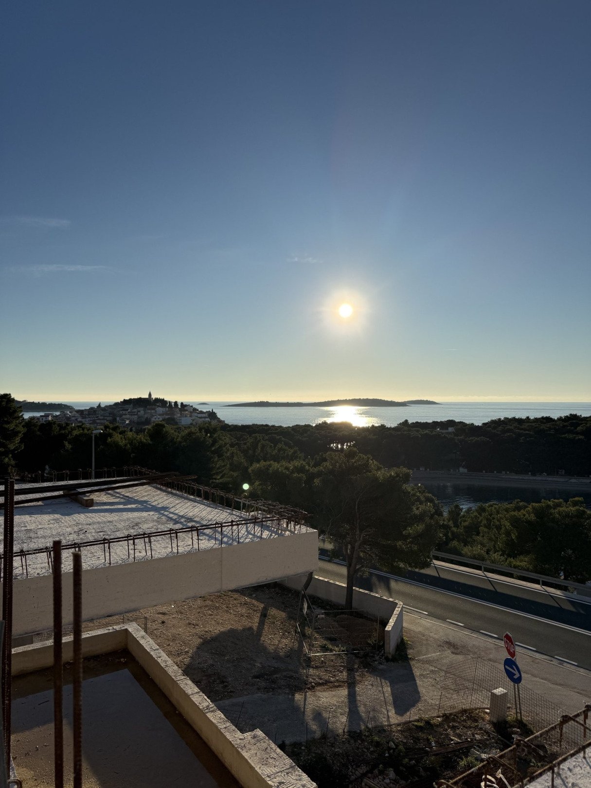 Penthouse mit 2 Schlafzimmern, 50 m vom Strand entfernt mit Meerblick, Primošten, Kroatien