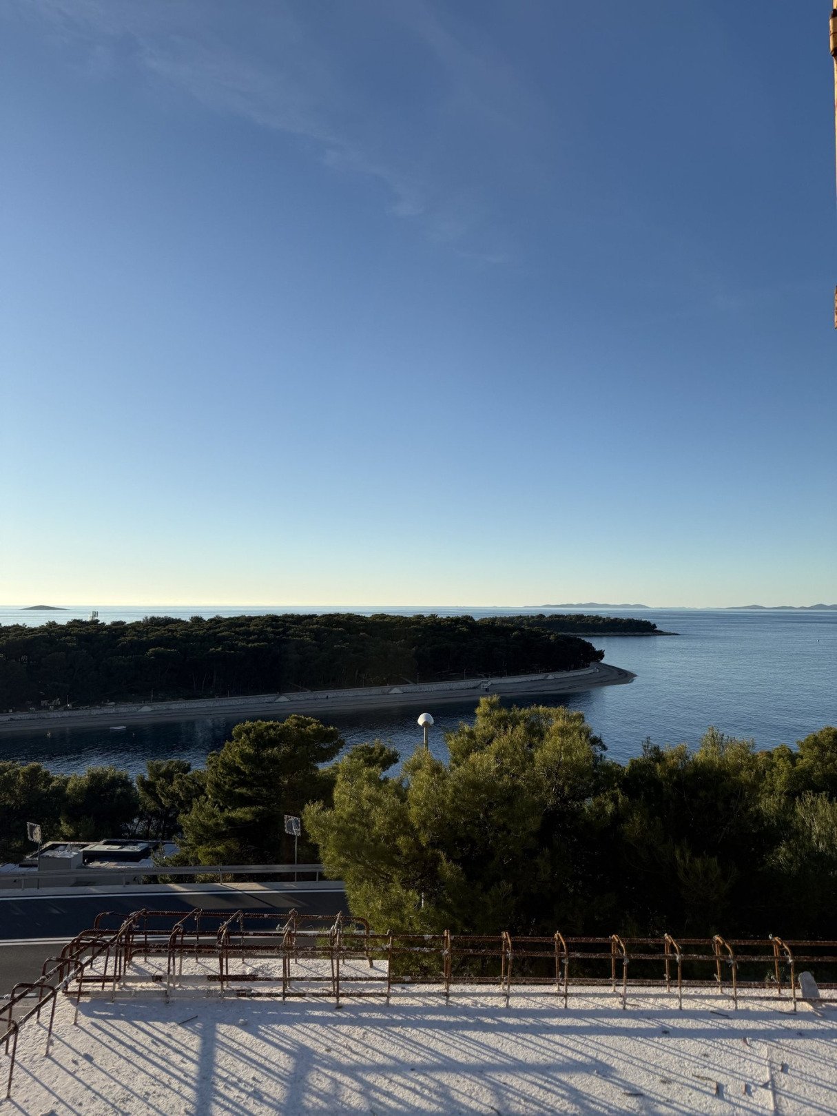 Penthouse mit 2 Schlafzimmern, 50 m vom Strand entfernt mit Meerblick, Primošten, Kroatien
