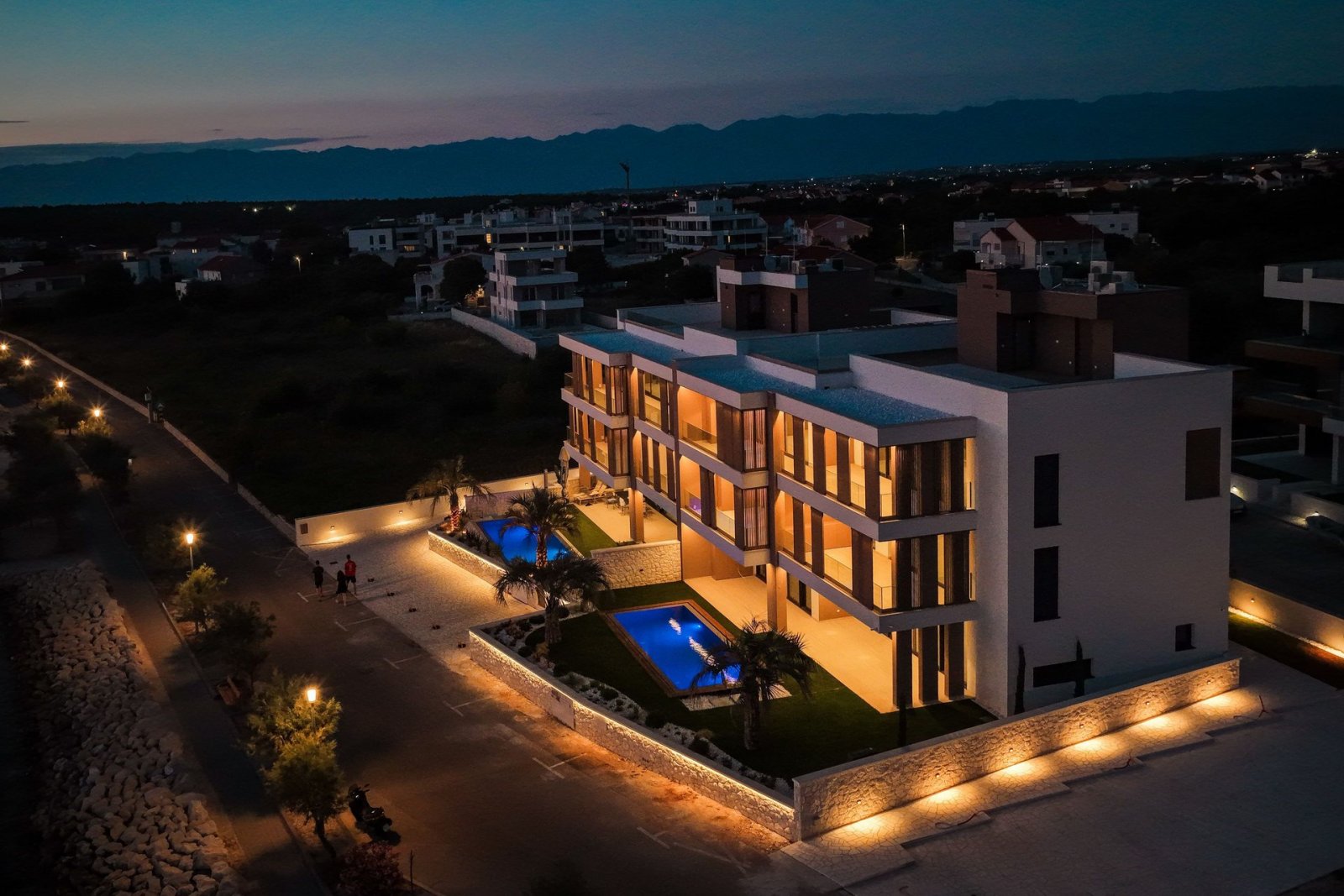 Luxuriöses Apartment mit 2 Schlafzimmern und überdachter Terrasse, 5 m vom Meer entfernt, Nin, Kroatien