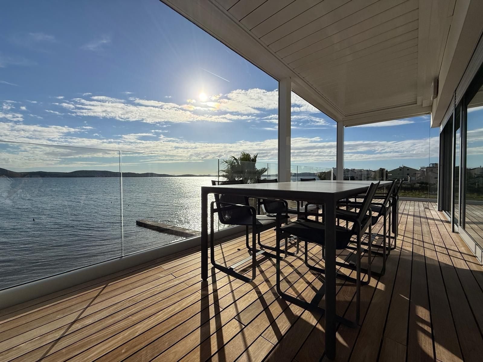 3-Zimmer-Ferienwohnung mit Meerblick in erster Reihe, Sukošan, Kroatien