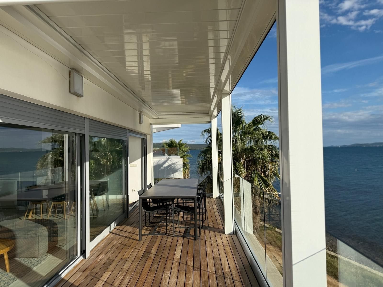 3-Zimmer-Ferienwohnung mit Meerblick in erster Reihe, Sukošan, Kroatien