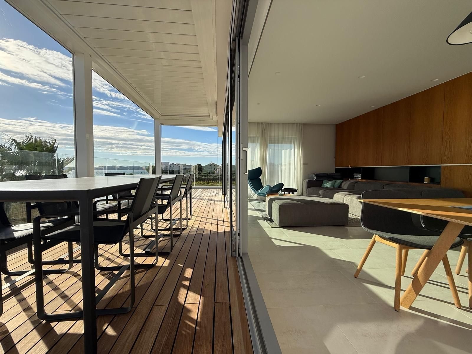 3-Zimmer-Ferienwohnung mit Meerblick in erster Reihe, Sukošan, Kroatien