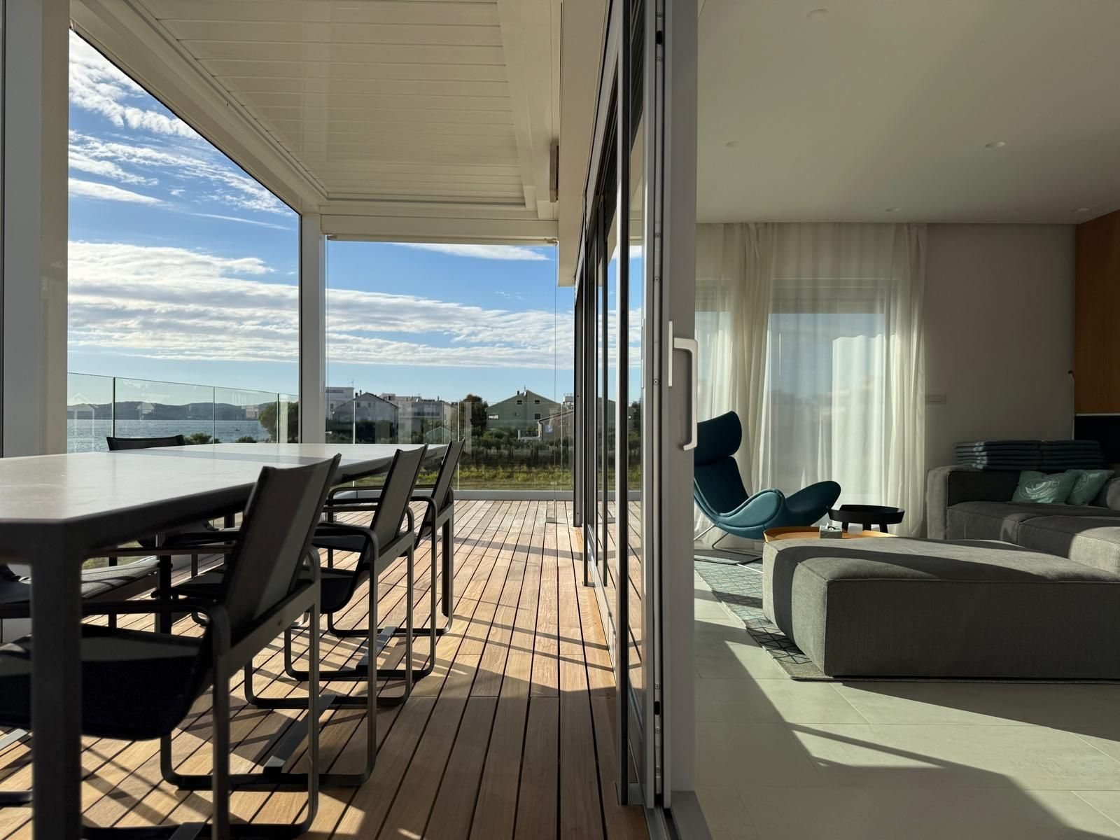 3-Zimmer-Ferienwohnung mit Meerblick in erster Reihe, Sukošan, Kroatien