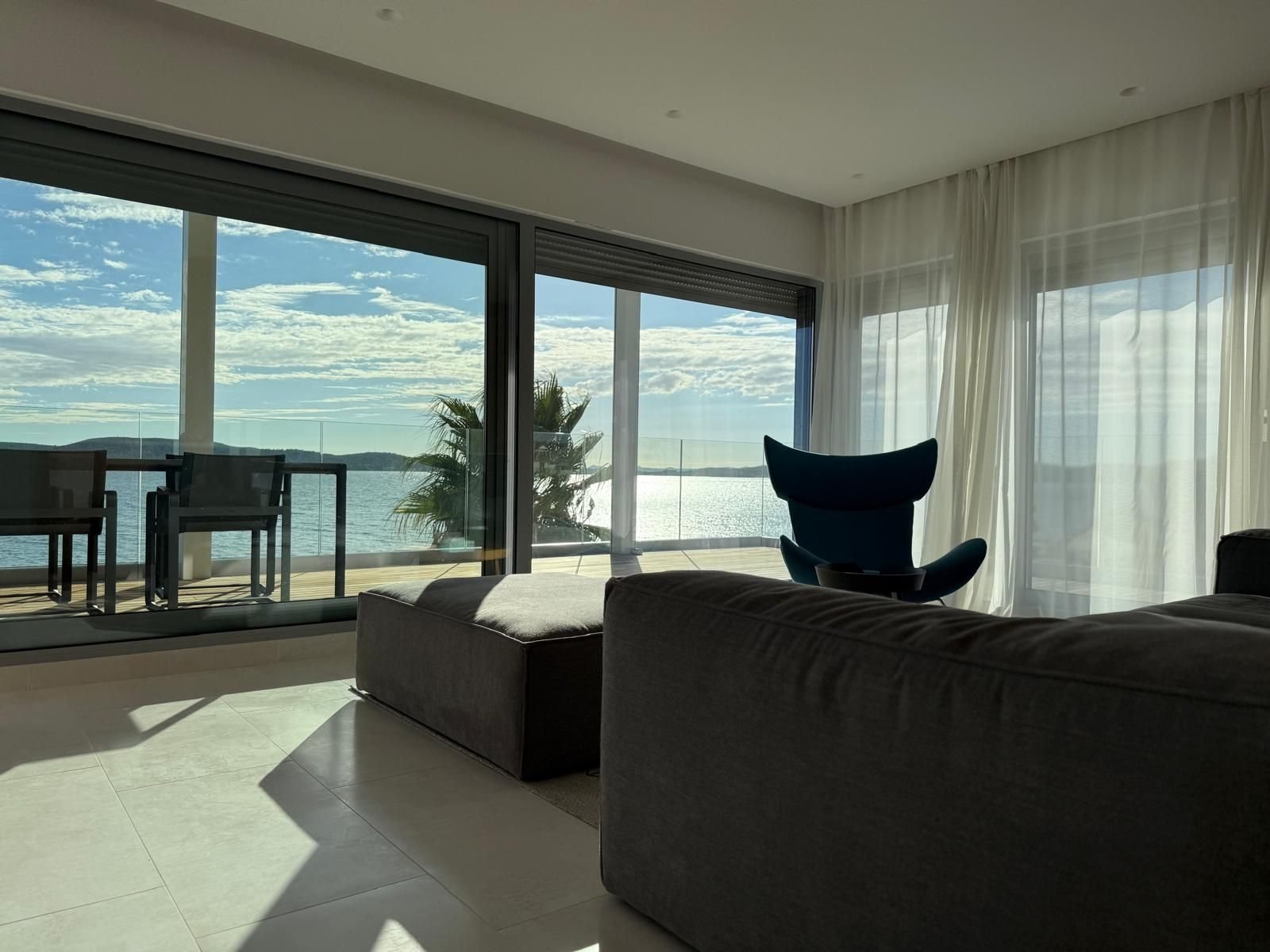 3-Zimmer-Ferienwohnung mit Meerblick in erster Reihe, Sukošan, Kroatien