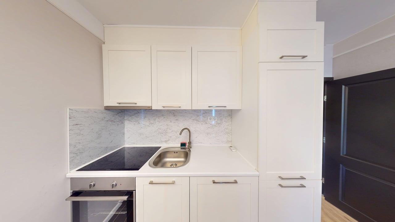 Appartamento parzialmente arredato con 3 stanze e vista mare nel complesso Romance Paris a Sveti Vlas, Bulgaria