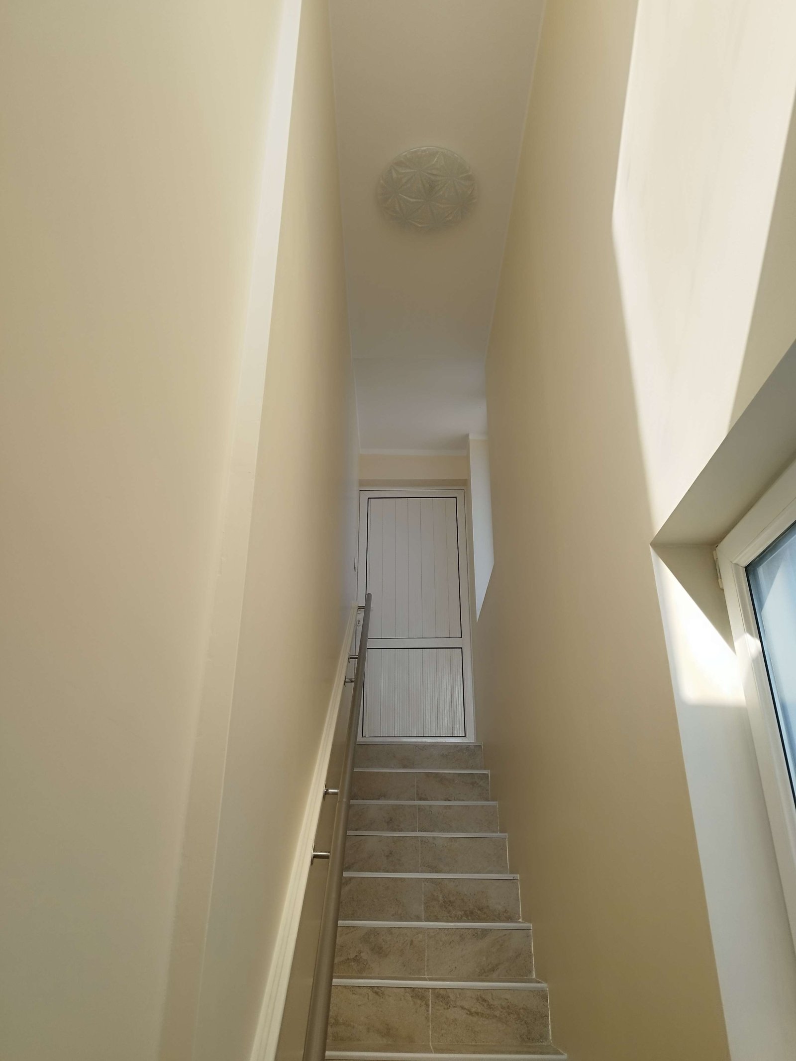 Grande casa ristrutturata con 4 camere da letto e splendida vista panoramica in vendita nel villaggio di Botevo