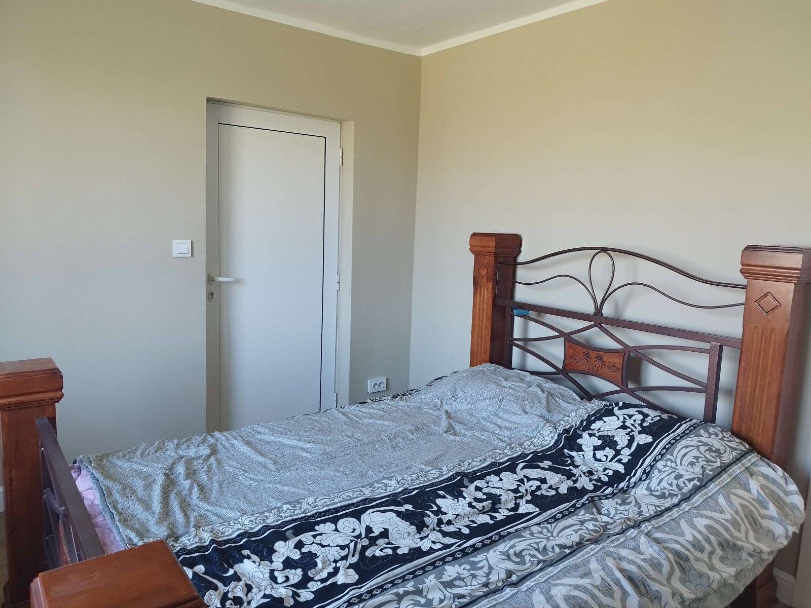 Grande casa ristrutturata con 4 camere da letto e splendida vista panoramica in vendita nel villaggio di Botevo