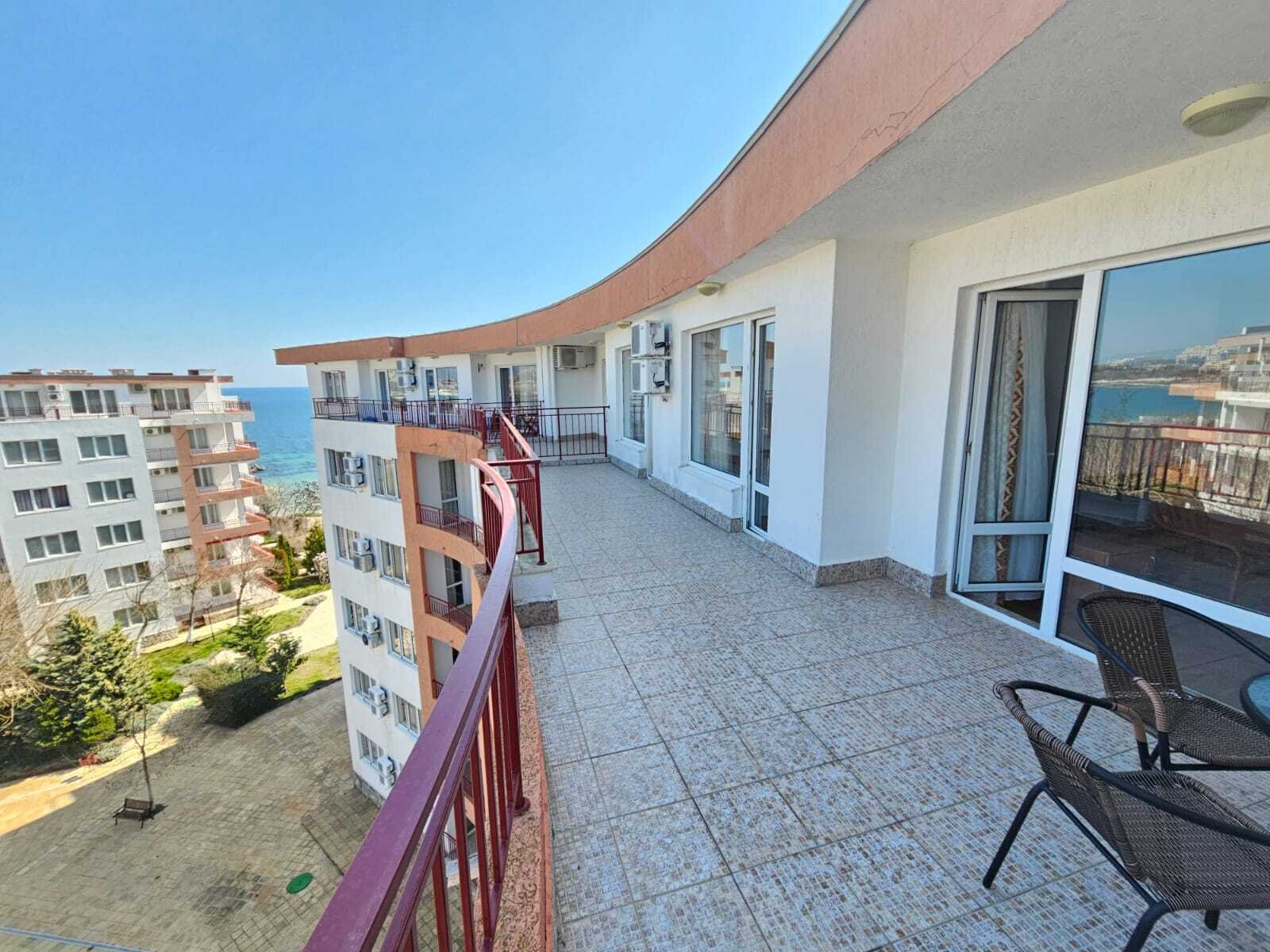 Appartamento familiare direttamente sul mare – Prima linea con vista mare a Riviera Fort, Ravda, Bulgaria.