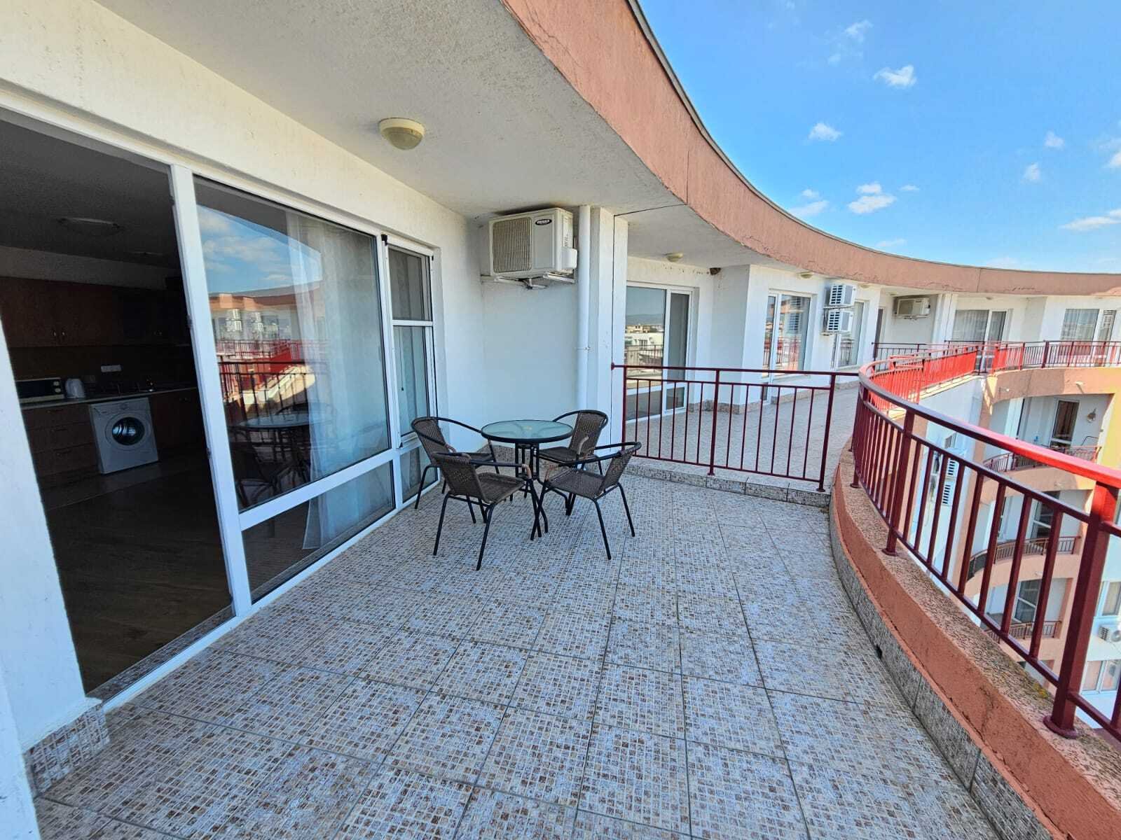 Appartamento familiare direttamente sul mare – Prima linea con vista mare a Riviera Fort, Ravda, Bulgaria.