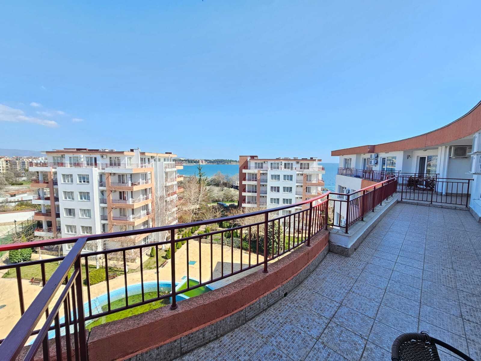 Appartamento familiare direttamente sul mare – Prima linea con vista mare a Riviera Fort, Ravda, Bulgaria.