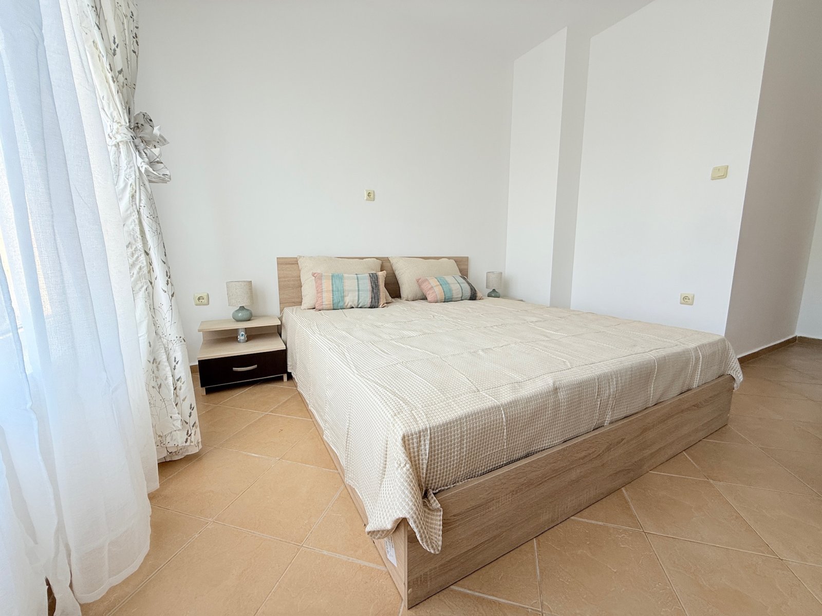 Bella appartamento con tre stanze nel complesso residenziale Solis, Sunny Beach, Bulgaria.