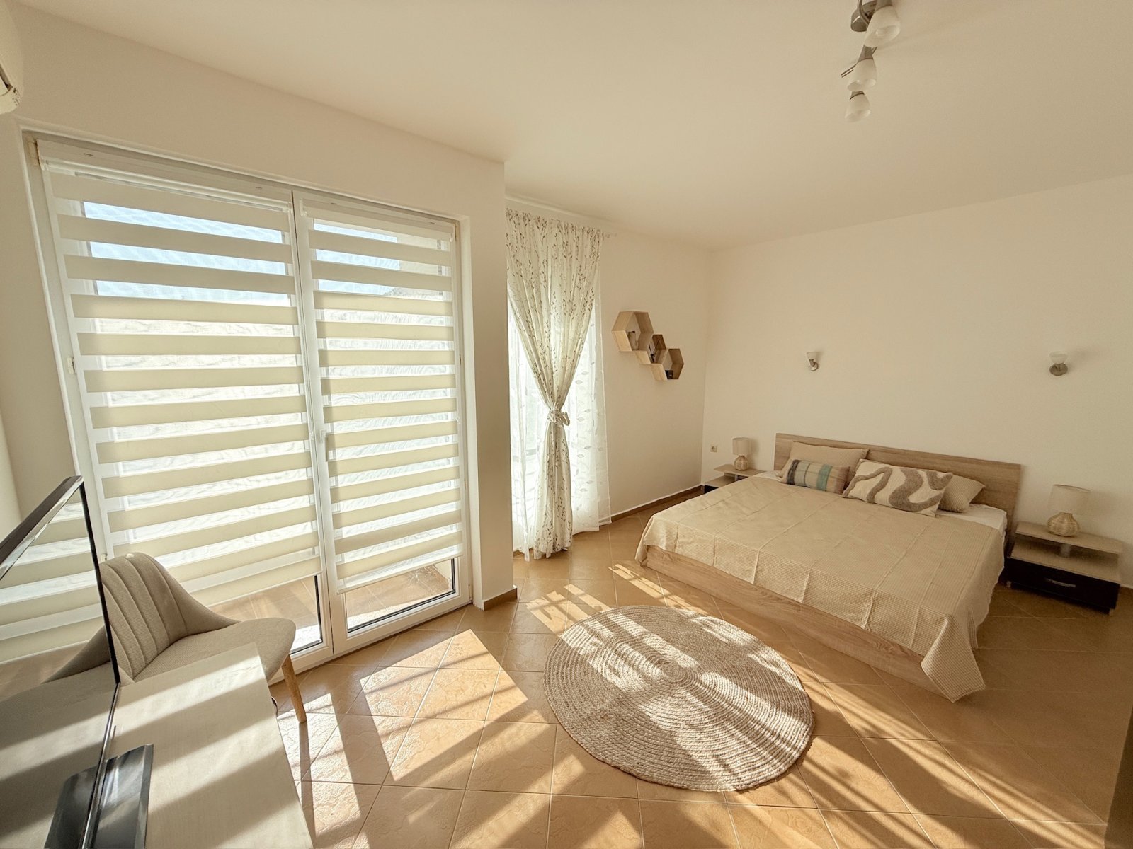 Bella appartamento con tre stanze nel complesso residenziale Solis, Sunny Beach, Bulgaria.