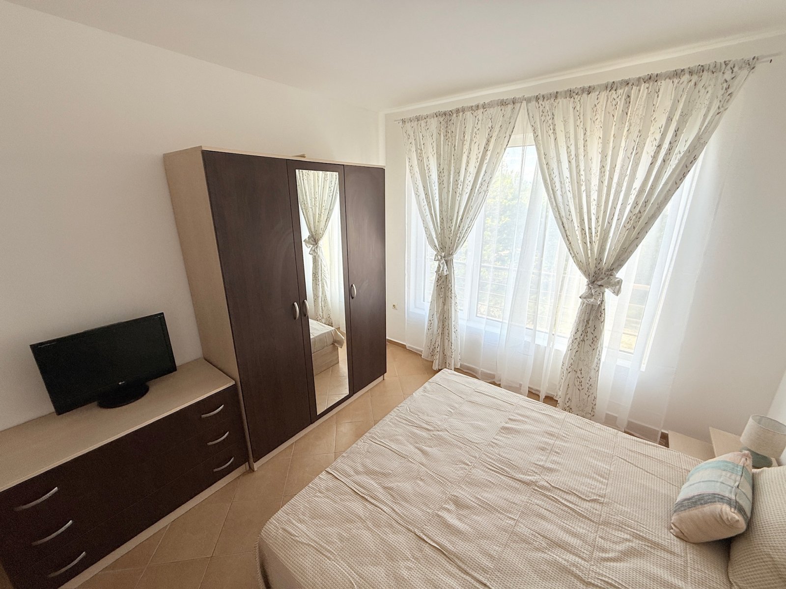 Bella appartamento con tre stanze nel complesso residenziale Solis, Sunny Beach, Bulgaria.