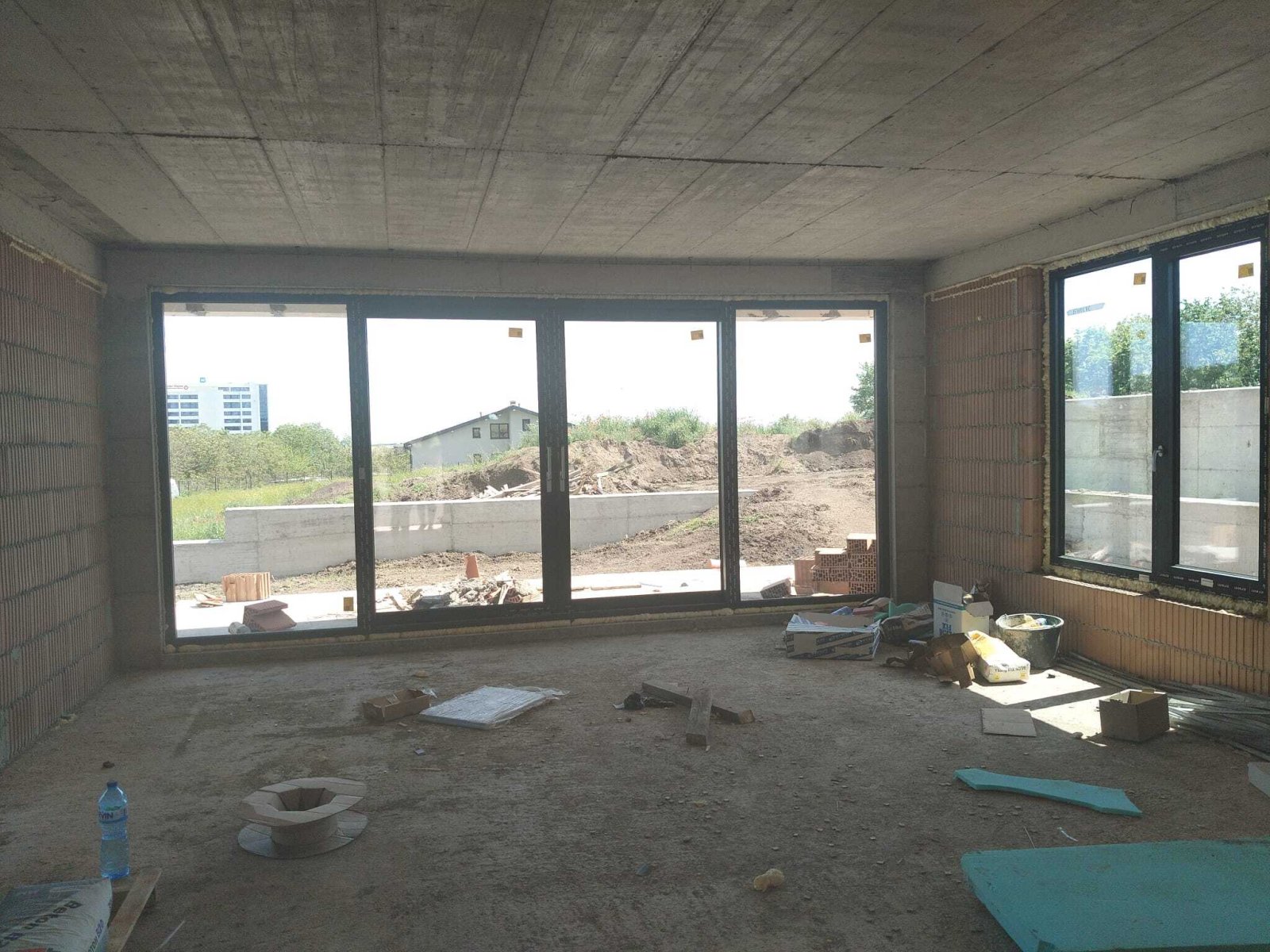 Nuova costruzione di una casa a due piani nella regione di Vetren, Burgas, Bulgaria.