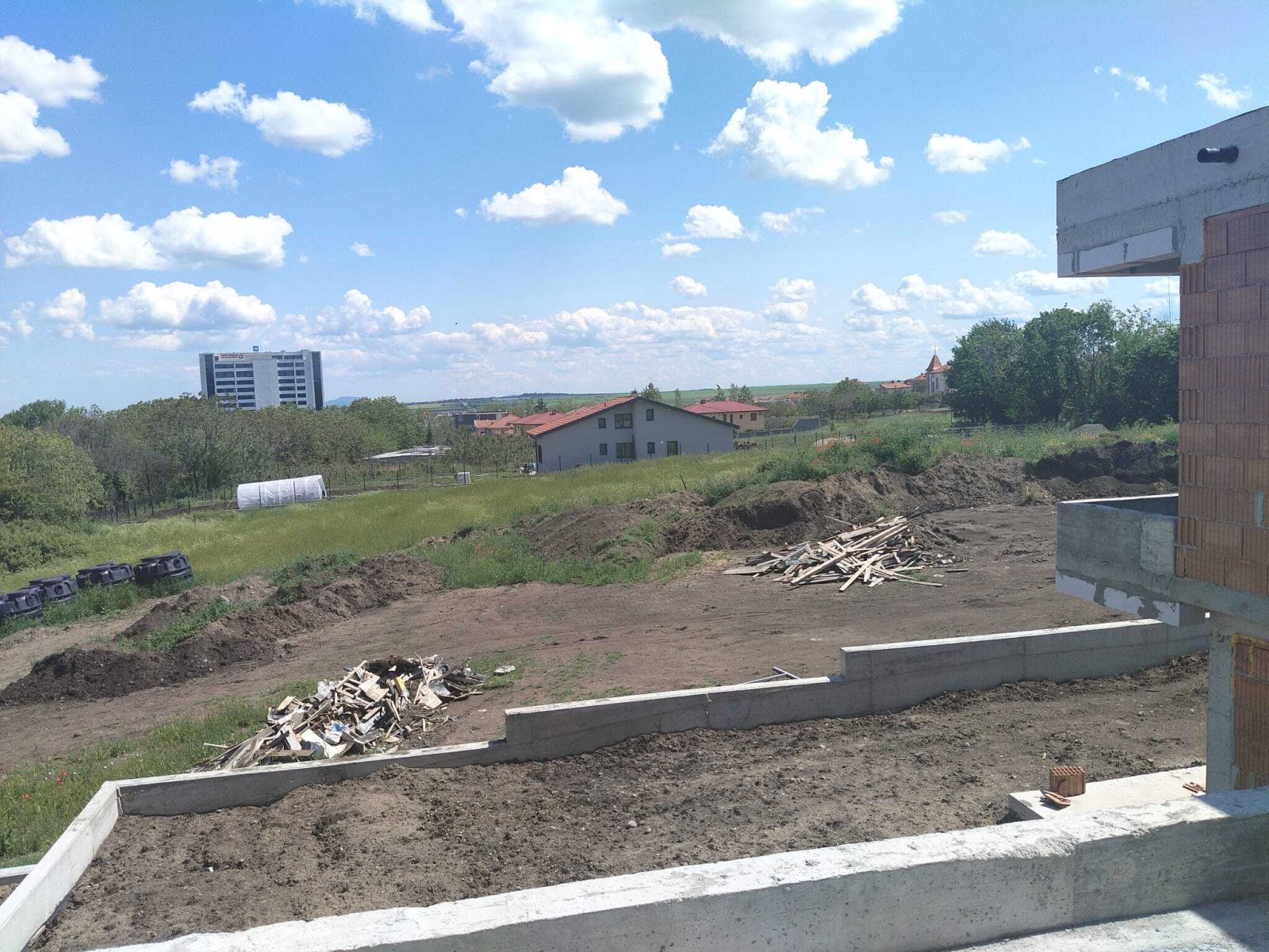 Nuova costruzione di una casa a due piani nella regione di Vetren, Burgas, Bulgaria.