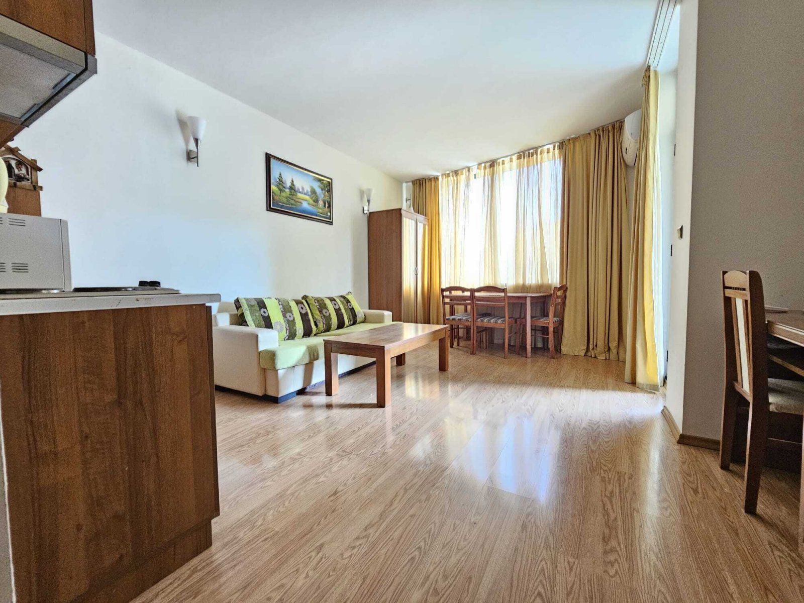 Una appartamento in una zona tranquilla, vicino alla spiaggia e a un parco, nel complesso Avalon a Sunny Beach.