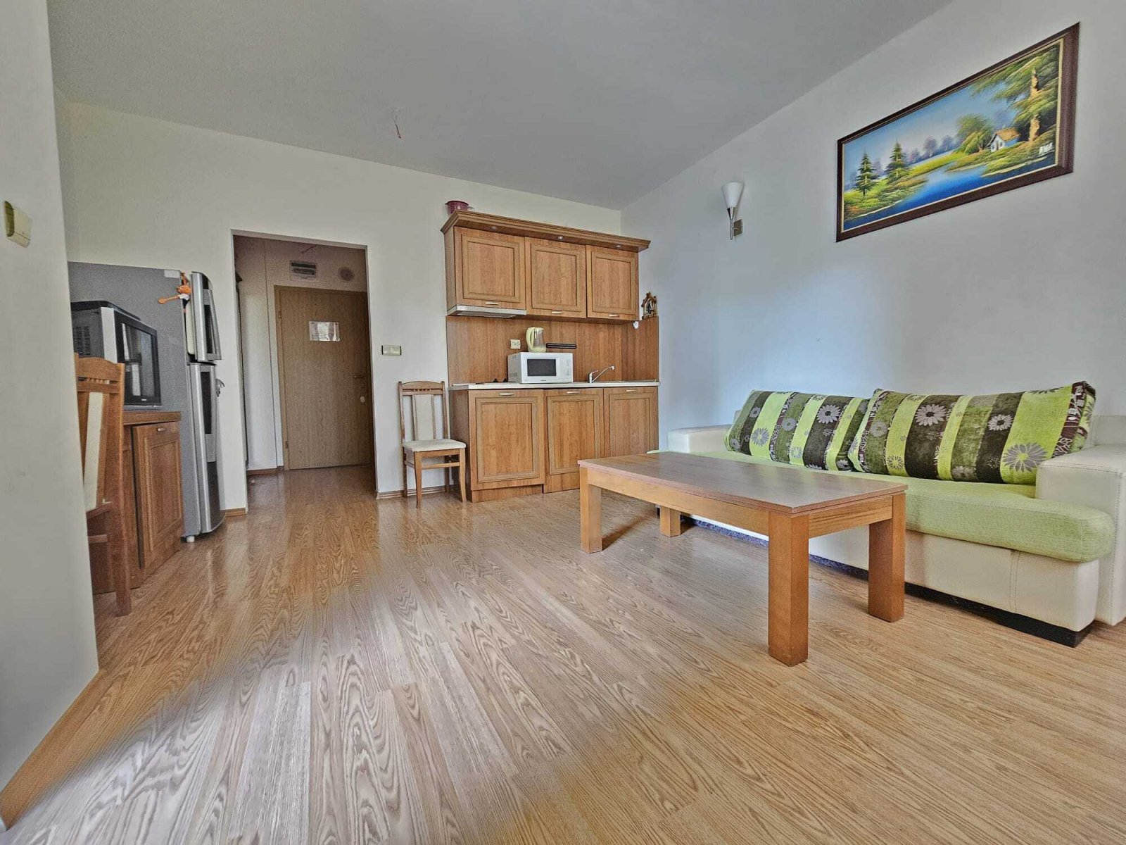 Una appartamento in una zona tranquilla, vicino alla spiaggia e a un parco, nel complesso Avalon a Sunny Beach.