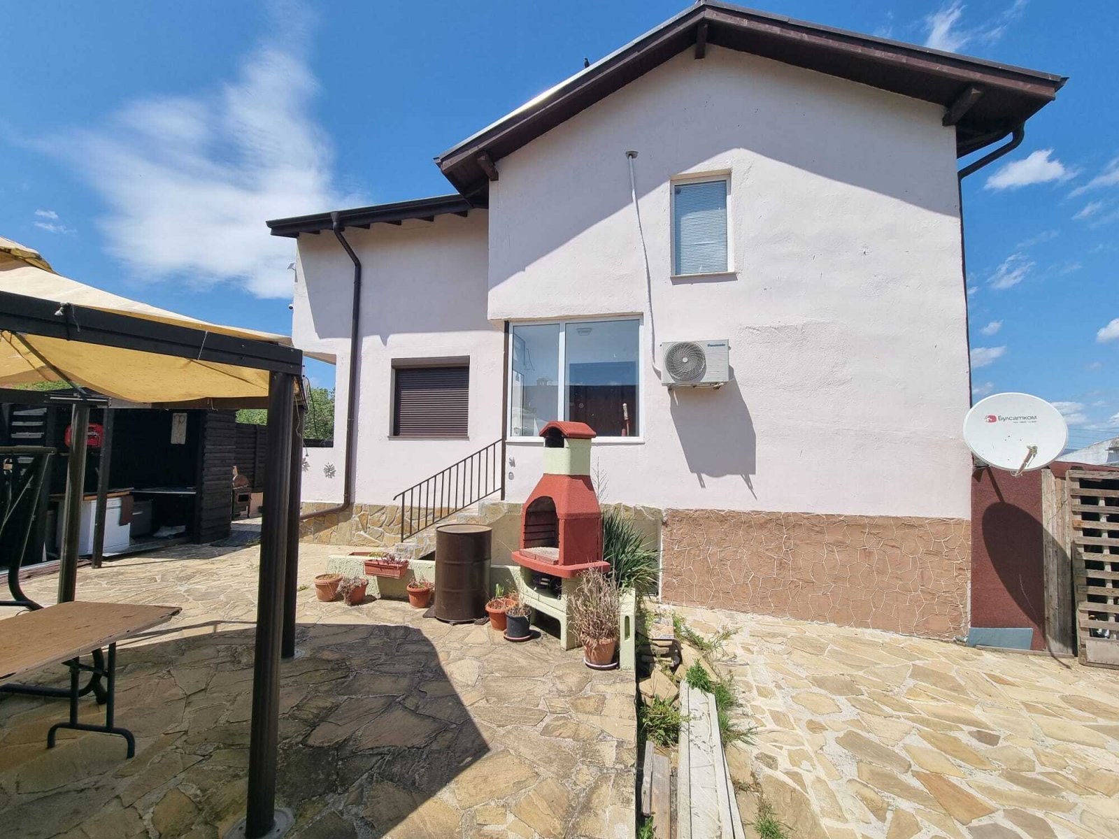 Casa unifamiliare con cantina nella regione di Medovo, Burgas, Bulgaria.