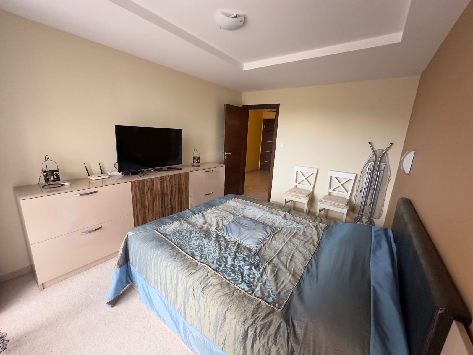 Appartamento con due stanze e cucina separata, a soli 100 metri dal mare!