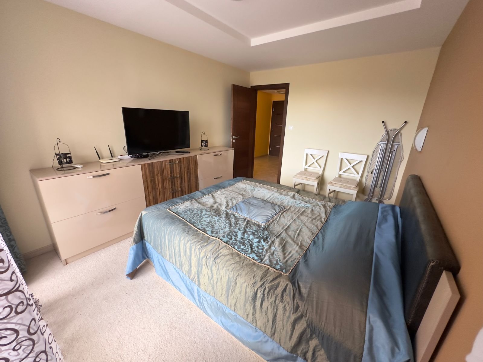 Appartamento con due stanze e cucina separata, a soli 100 metri dal mare!