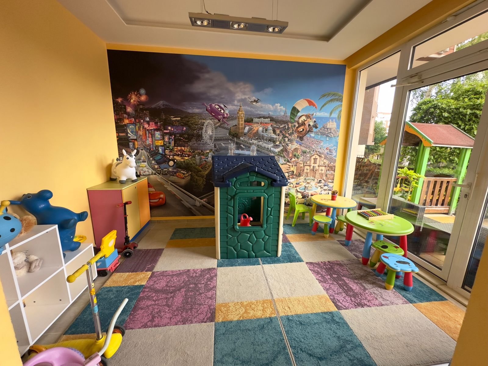 Appartamento con due stanze e cucina separata, a soli 100 metri dal mare!