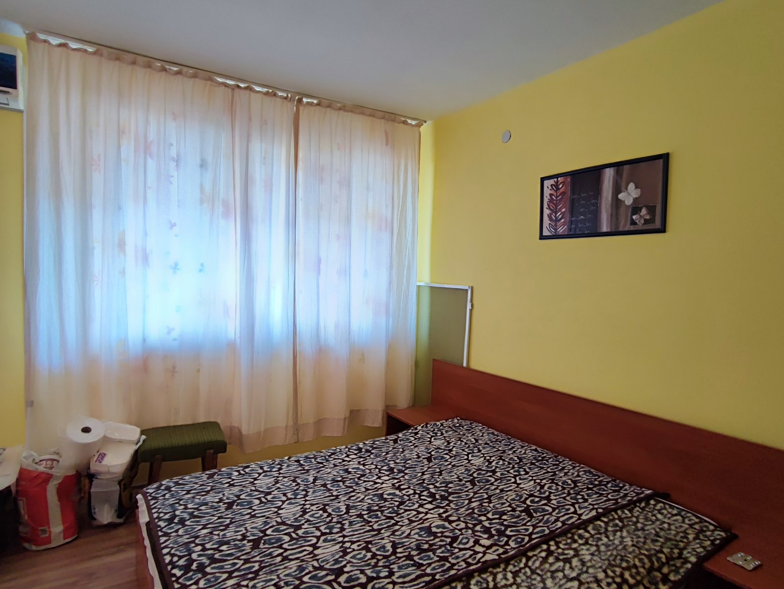 Casa indipendente di tre piani con più stanze a Ravda