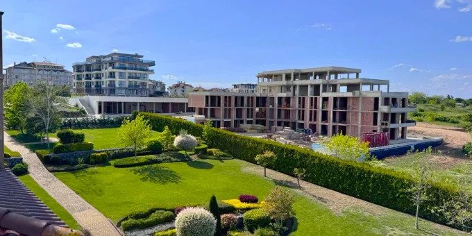 Elegante appartamento di 3 locali nel complesso Sunny Island Bohemia