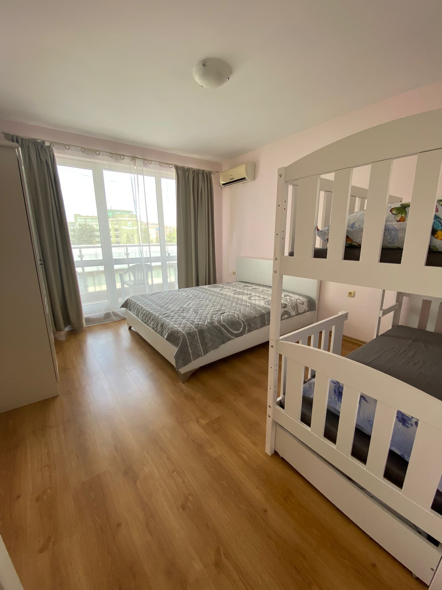 Appartamento trilocale nel complesso residenziale Florence Park, Sunny Beach.