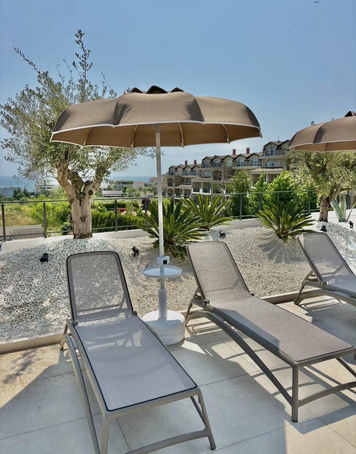 Elegante appartamento di 3 camere a Sunny Island Royal, Chernomorets