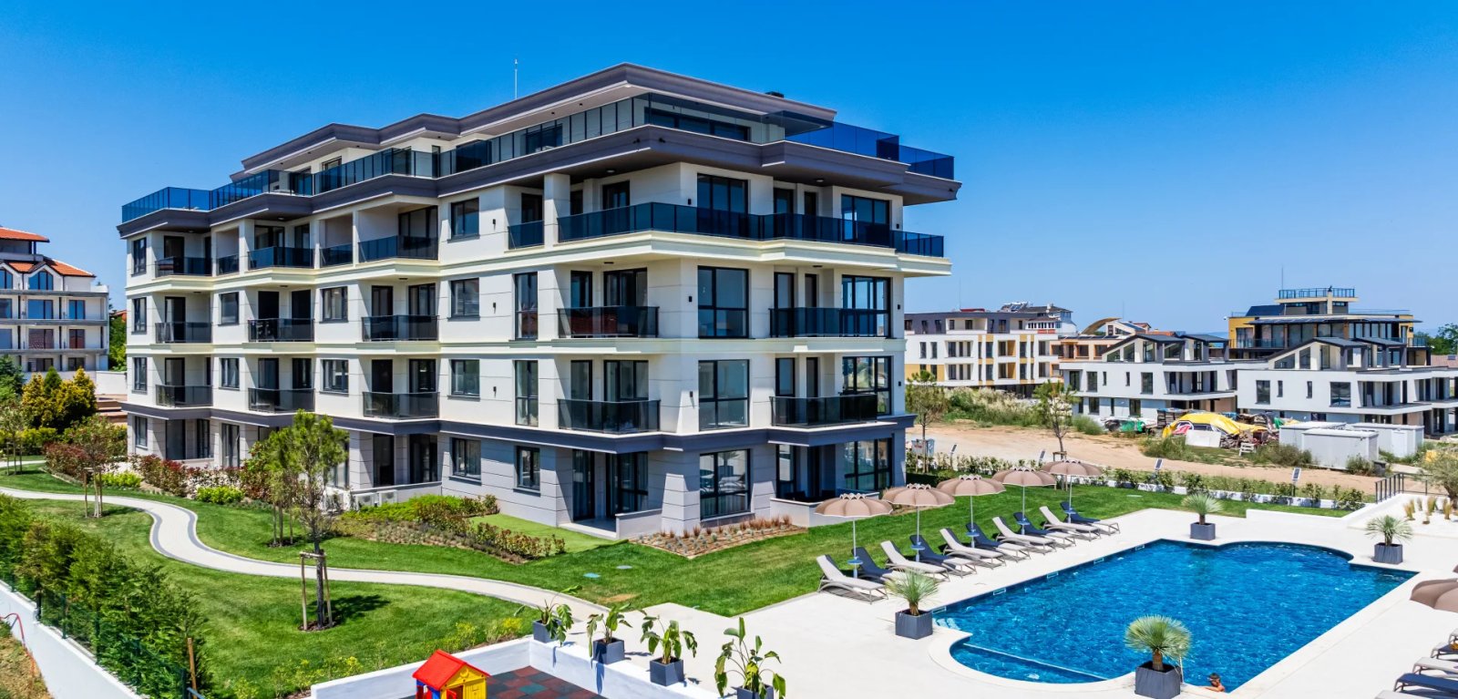 Elegante appartamento di 3 camere a Sunny Island Royal, Chernomorets