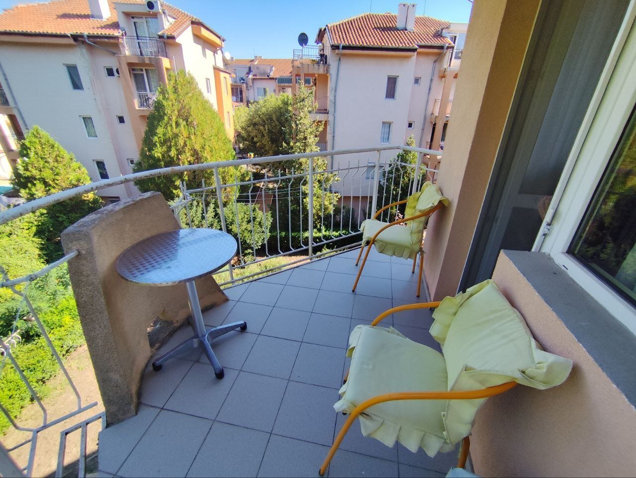 Appartamento di tre stanze nel complesso Amadeus 3 a Sunny Beach, 78 m²