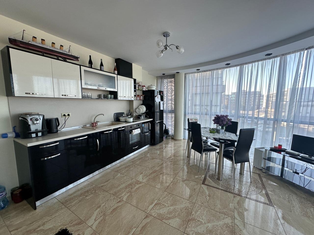 Pomorie: Appartamento con tre camere in Golden Sea View a Pomorie 